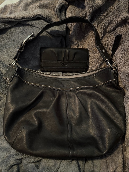 Coach Handbags - Coach Black Leather Shoulder Hobo with Matching Wallet